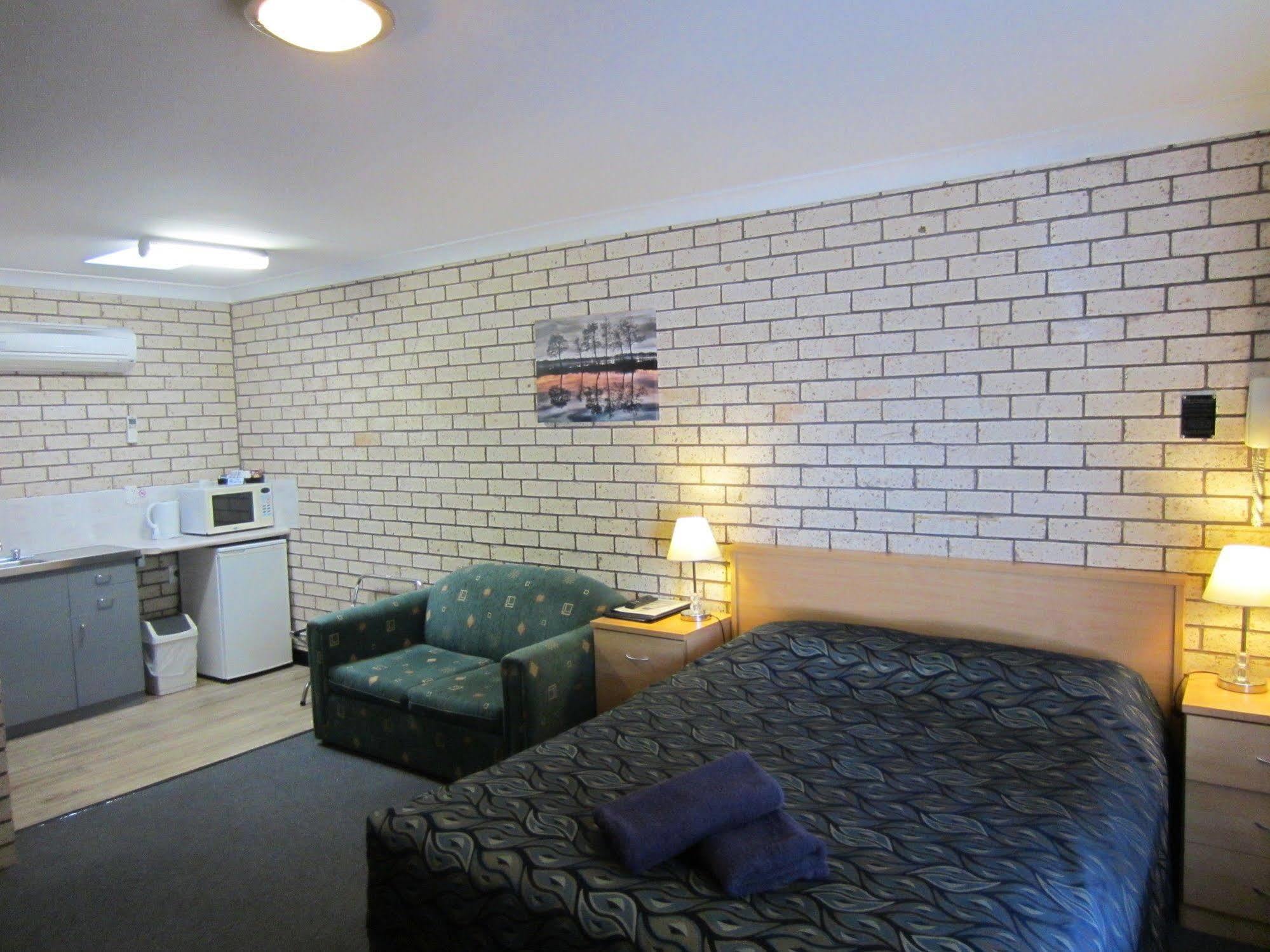 Cowra Crest Motel Exterior foto