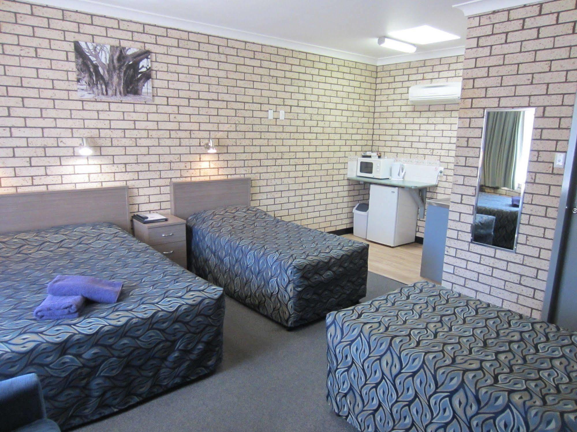 Cowra Crest Motel Exterior foto