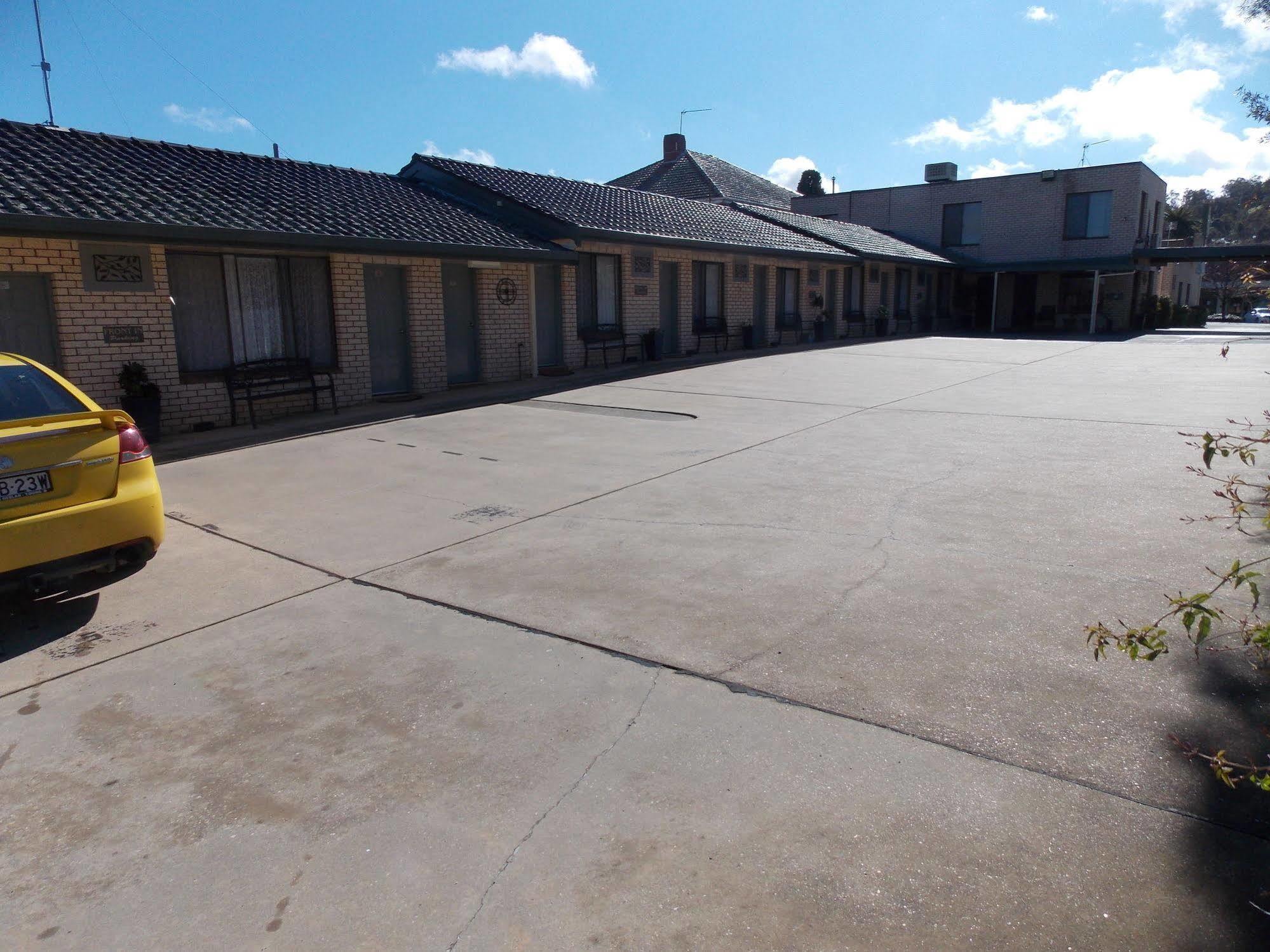 Cowra Crest Motel Exterior foto